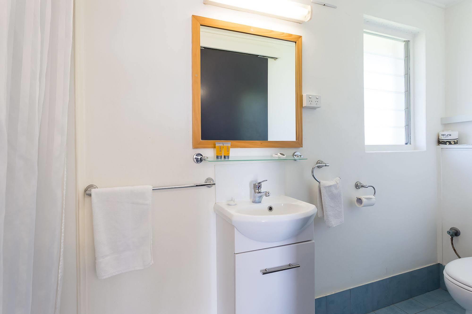 Wynnum Anchor Motel Brisbane Bagian luar foto